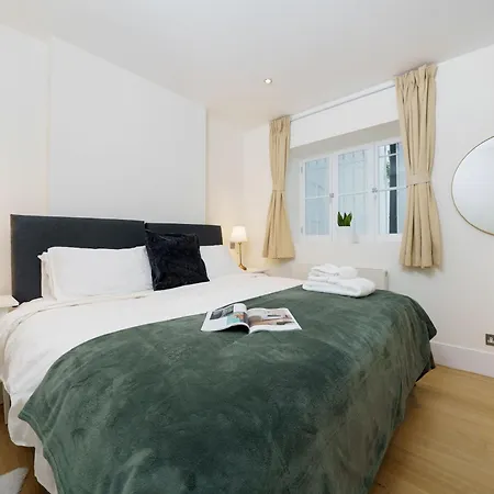 2 Bedroom Flat In Pimlico & Westminster Londra Esterno foto