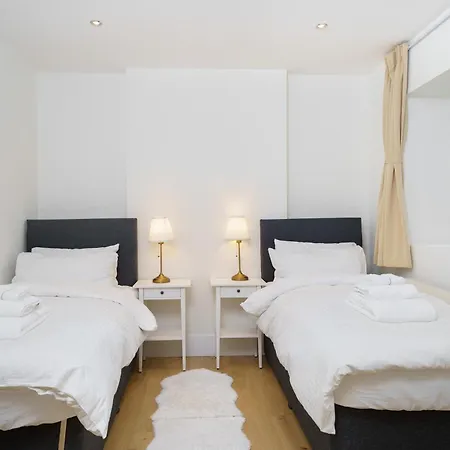 2 Bedroom Flat In Pimlico & Westminster Londra Esterno foto