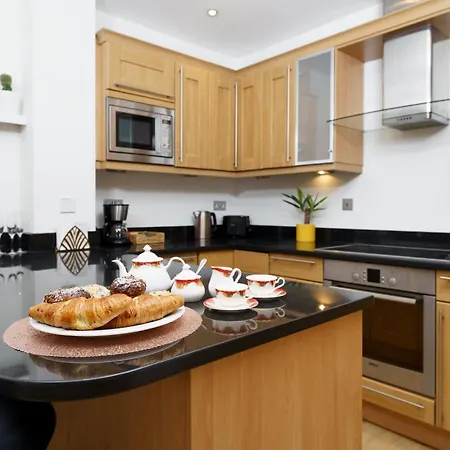 2 Bedroom Flat In Pimlico & Westminster Londra Esterno foto