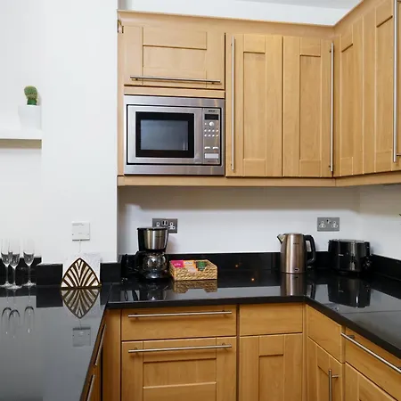 2 Bedroom Flat In Pimlico & Westminster Londra Esterno foto