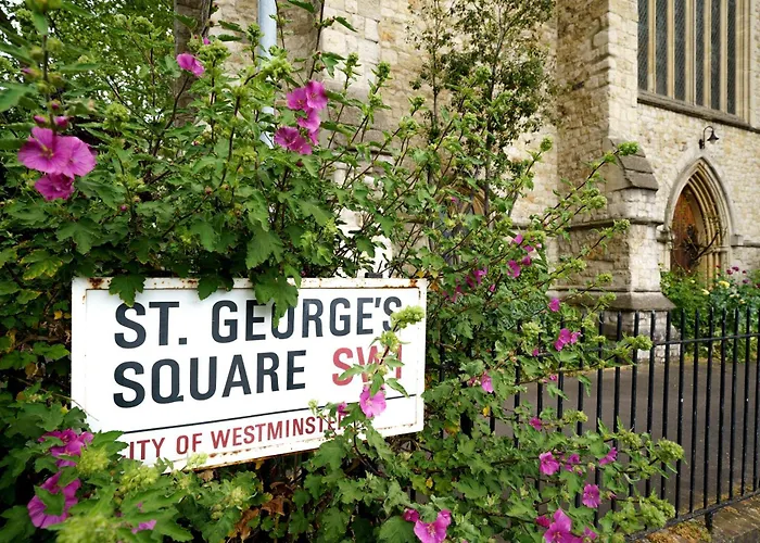 2 Bedroom Flat In Pimlico & Westminster