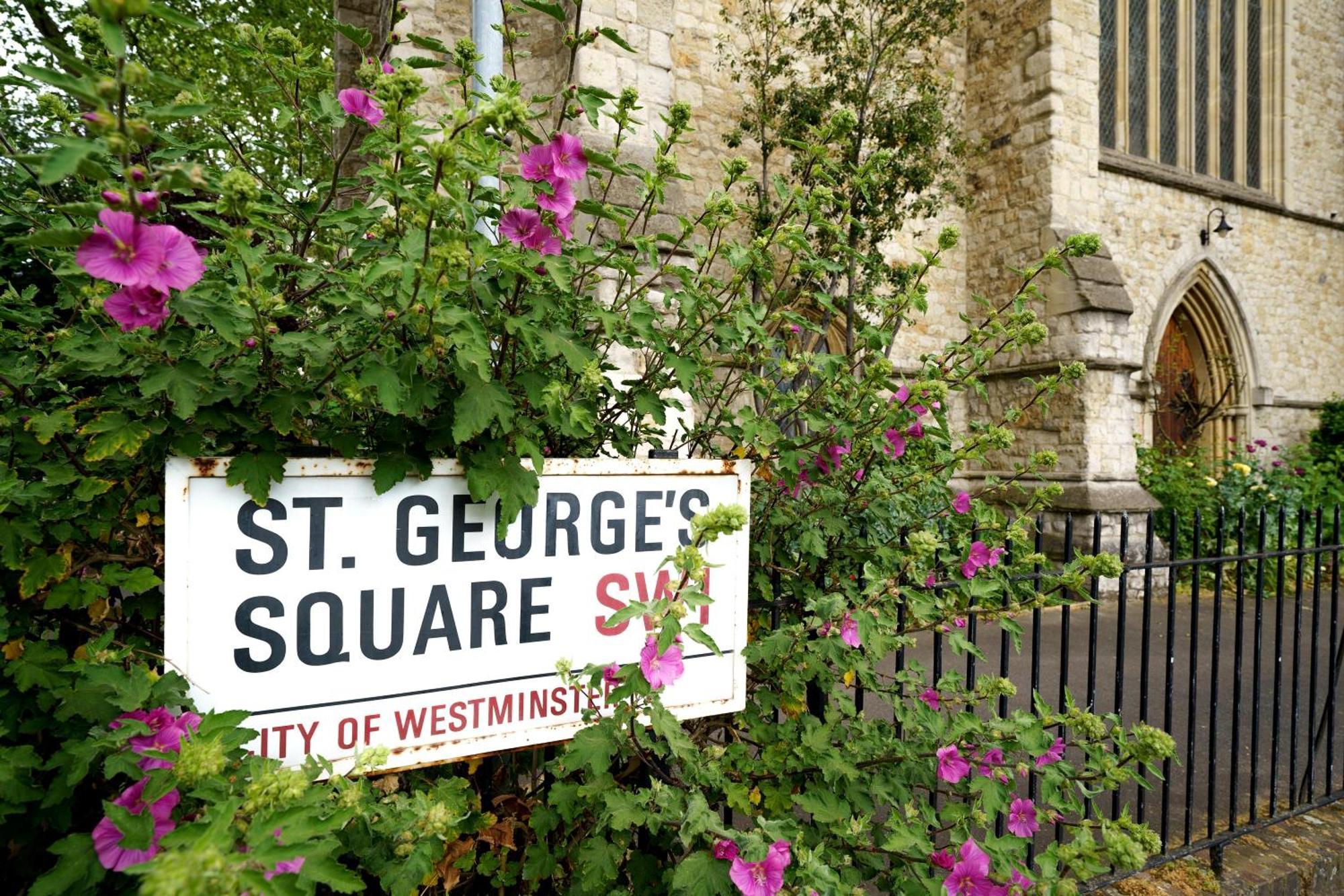 2 Bedroom Flat In Pimlico & Westminster Apartment *