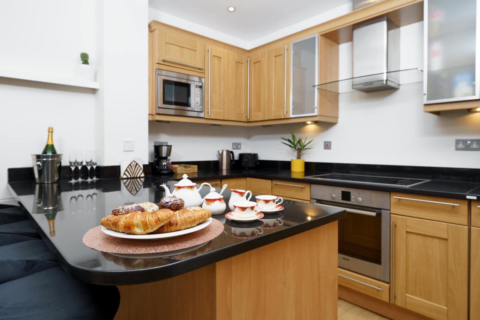 Apartment 2 Bedroom Flat In Pimlico & Westminster *